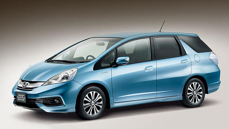Японцы чуть-чуть подновили универсал Honda Fit Shuttle Японцы чуть-чуть подновили универсал Honda Fit Shuttle