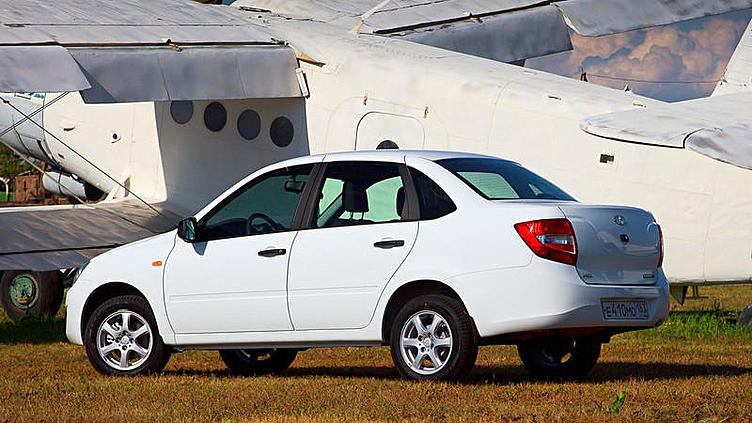 Россияне верят в автомобили Lada