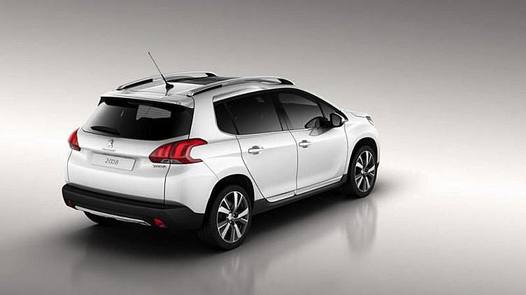 Первые фотографии грядущего Peugeot 2008 Первые фотографии грядущего Peugeot 2008
