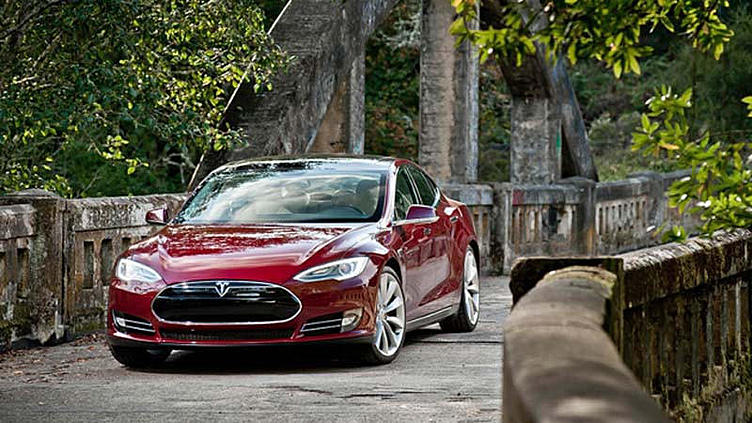 Tesla выпустит доступный электрокар в 2015 году Tesla выпустит доступный электрокар в 2015 году