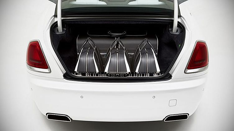 Cумки Rolls-Royce оценили дороже BMW 3-Series Cумки Rolls-Royce оценили дороже BMW 3-Series