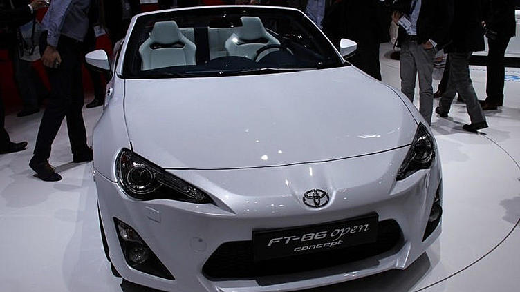 Toyota GT86 официально лишилась крыши