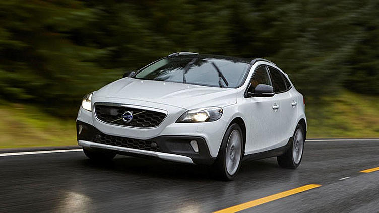 Модели Volvo V40 и V40 Cross Country получили новые двигатели