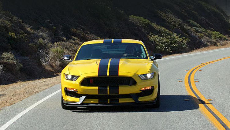 Купе Shelby GT350R Mustang вернуло себе задние кресла Купе Shelby GT350R Mustang вернуло себе задние кресла