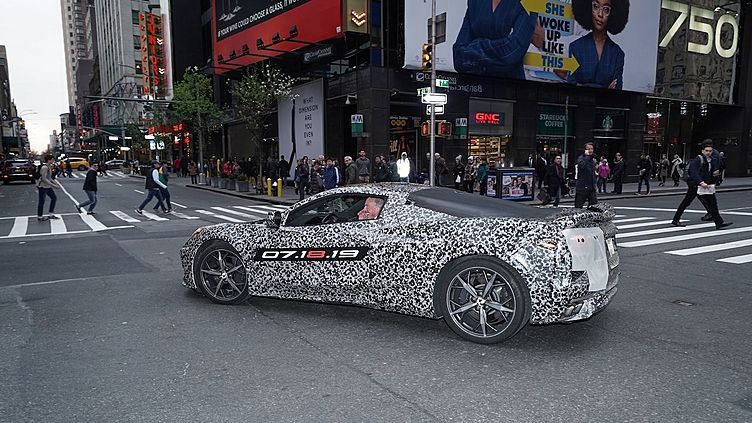 Среднемоторный Chevrolet Corvette - первые фотографии Среднемоторный Chevrolet Corvette - первые фотографии