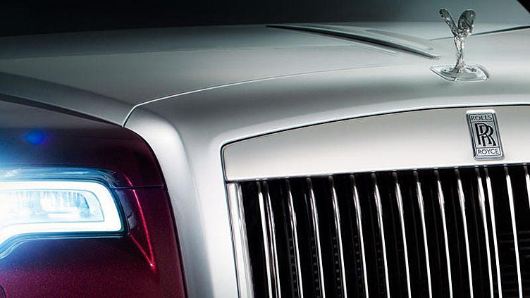 Новые глаза седана Rolls-Royce Ghost напомнили о Grand Cherokee Новые глаза седана Rolls-Royce Ghost напомнили о Grand Cherokee