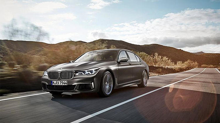«Семерка» BMW получила 600-сильный мотор V12