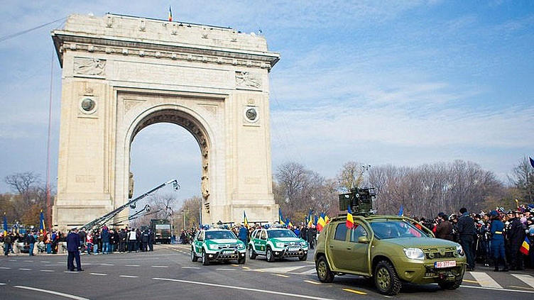 Кроссовер Duster превратился в боевую машину Кроссовер Duster превратился в боевую машину