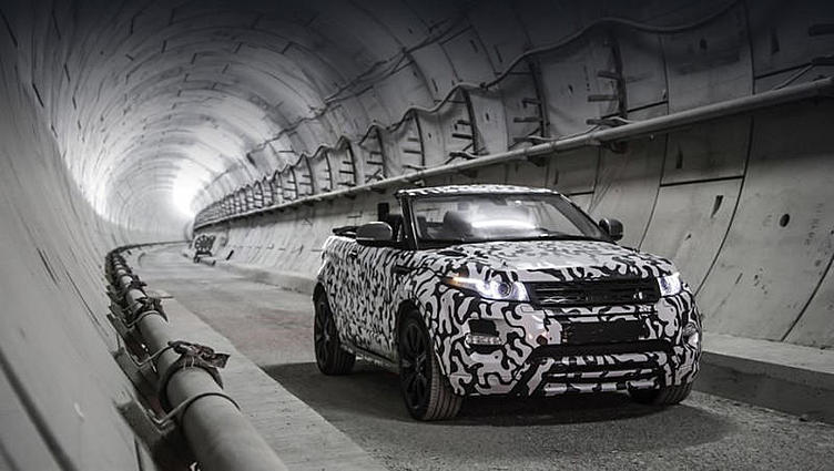 Британцы испытали кабриолет Range Rover Evoque Convertible в метро Британцы испытали кабриолет Range Rover Evoque Convertible в метро