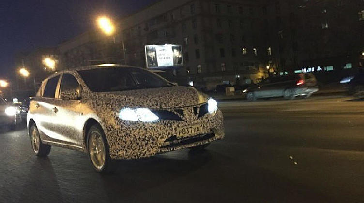 На улицах Москвы засветился секретный хэтчбек Nissan На улицах Москвы засветился секретный хэтчбек Nissan