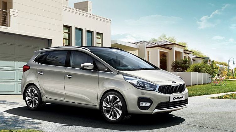 Kia обновила минивэн Carens Kia обновила минивэн Carens