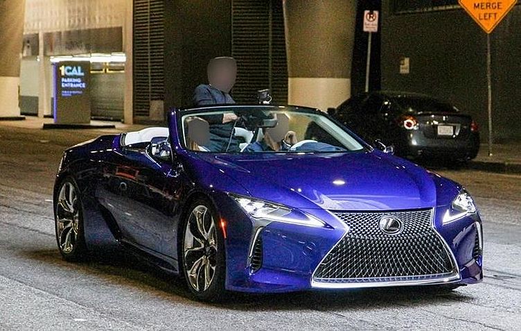 Новый кабриолет Lexus LC попался на улицах