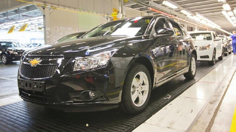 Петербургский автопром в январе показал рекордное падение