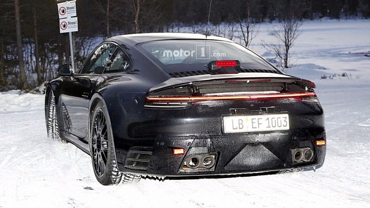 Porsche 911 получит оптику электрического концепта Mission E Porsche 911 получит оптику электрического концепта Mission E