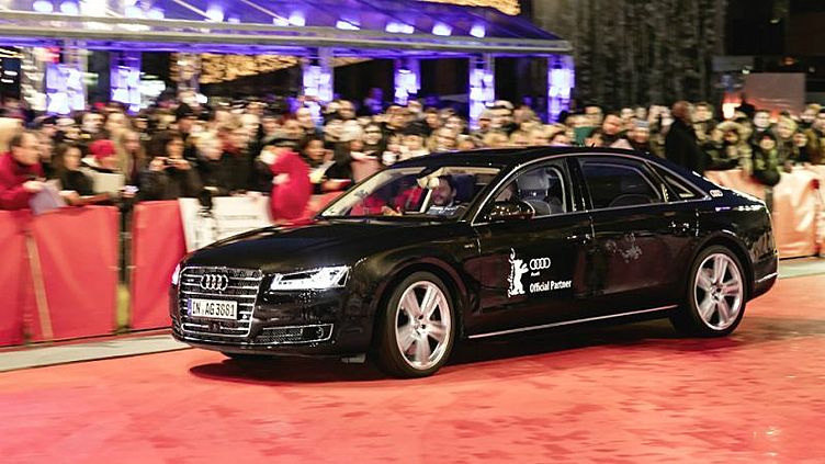 Audi A8 превратили в беспилотное VIP-такси