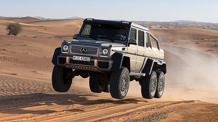 Mercedes-Benz оценил свой шестиколесный мегавнедорожник в полмиллиона евро