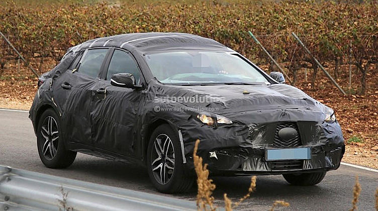 Компактный кроссовер Infiniti вышел на испытания Компактный кроссовер Infiniti вышел на испытания