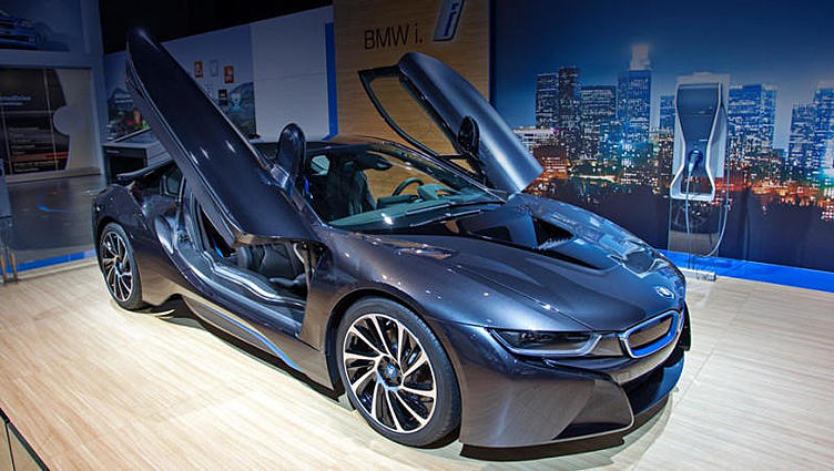 Гибридный спорткар BMW i8 обойдётся недёшево Гибридный спорткар BMW i8 обойдётся недёшево