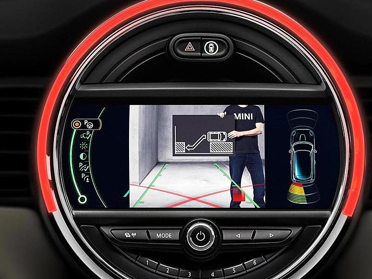 Новый Mini позаботится о безопасности пешеходов Новый Mini позаботится о безопасности пешеходов