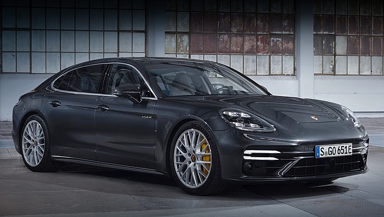 Гибридная Porsche Panamera получила версию Turbo