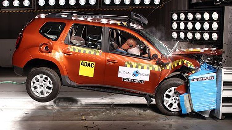 Renault Duster опозорился на краш-тесте Renault Duster опозорился на краш-тесте
