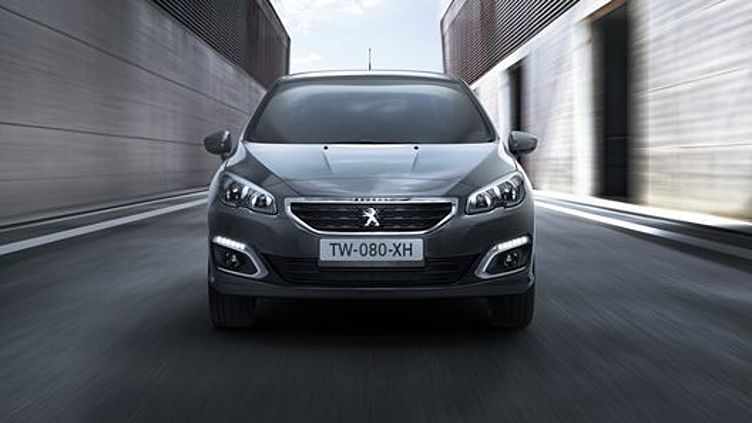 Обновленный Peugeot 408: названы российские цены