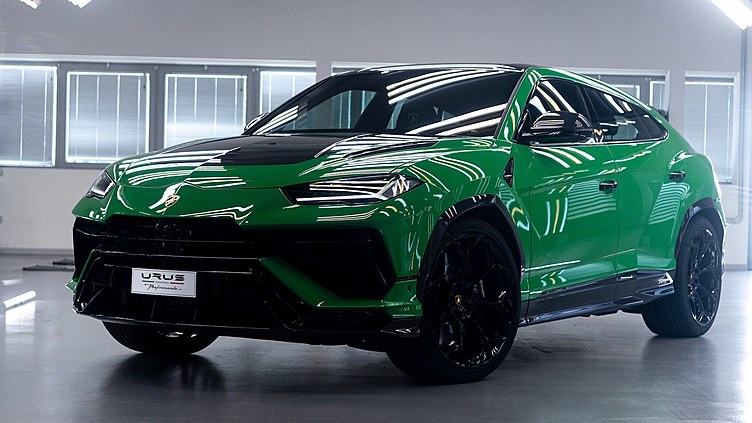 Lamborghini Urus получил версию Performante