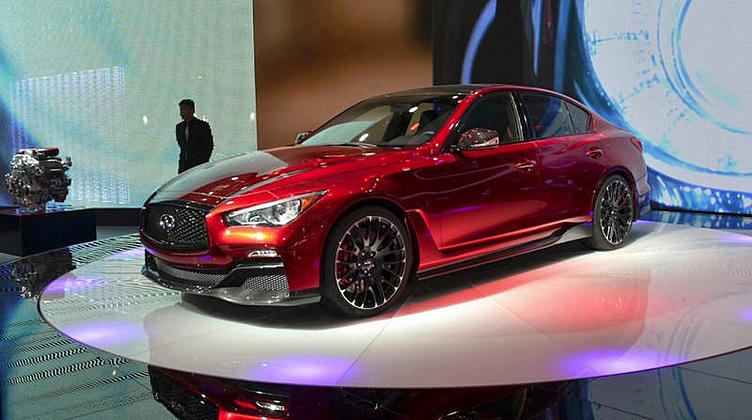Седан Infiniti с мотором от суперкара близок к серийному производству Седан Infiniti с мотором от суперкара близок к серийному производству