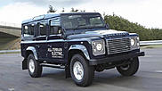Land Rover привезет в Женеву электрический Defender