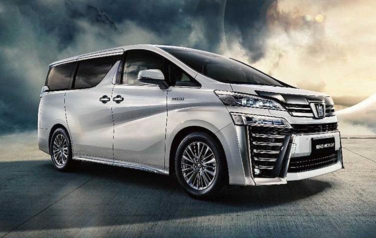 В Шанхае представлен роскошный Toyota Crown Vellfire