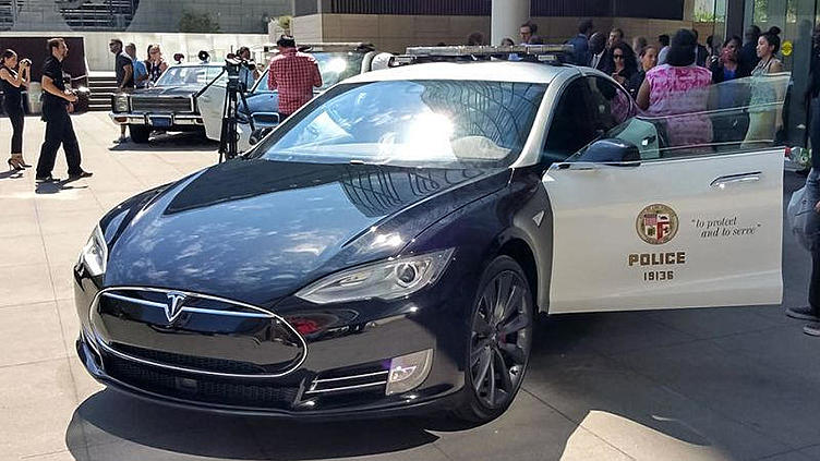 Автопарк полиции Лос-Анджелеса пополнили BMW i3 и Tesla Model S Автопарк полиции Лос-Анджелеса пополнили BMW i3 и Tesla Model S