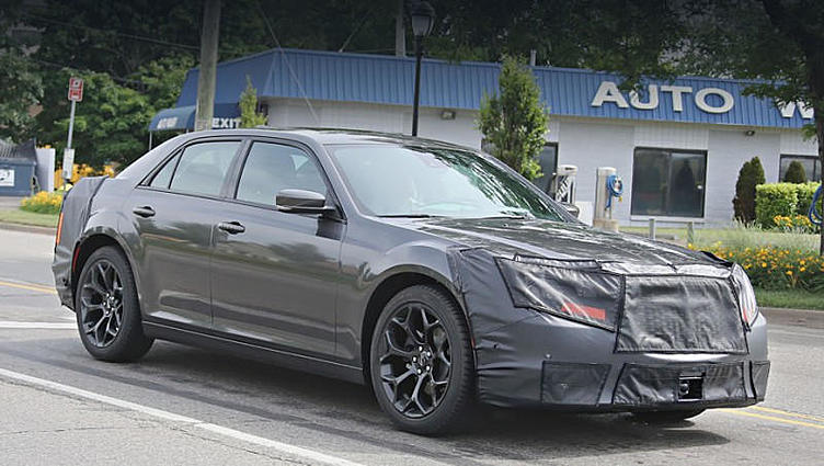 Седан Chrysler 300 ожидает небольшая корректировка техники Седан Chrysler 300 ожидает небольшая корректировка техники