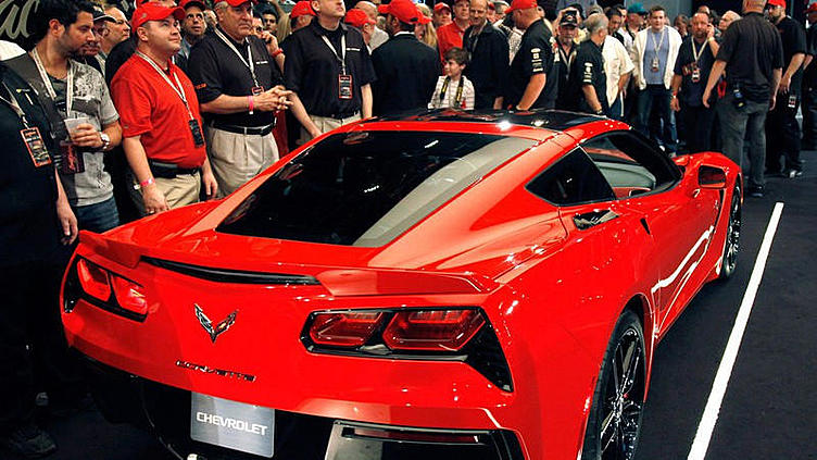 Первый экземпляр нового Chevrolet Corvette обошелся в 1 млн долларов