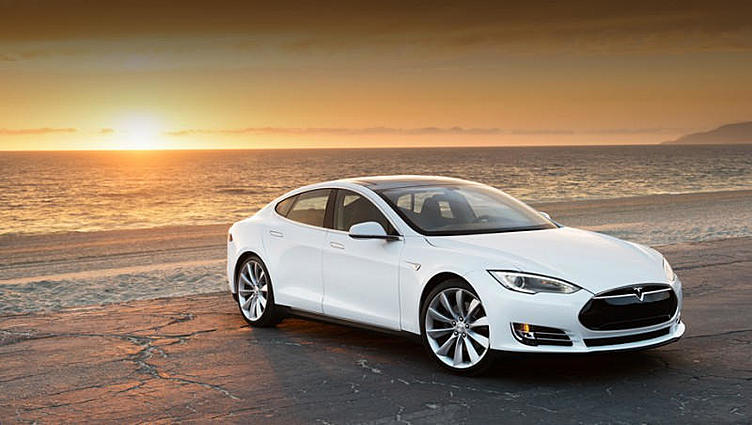 Спрос на электрокар Tesla Model S превзошёл прогнозы Спрос на электрокар Tesla Model S превзошёл прогнозы