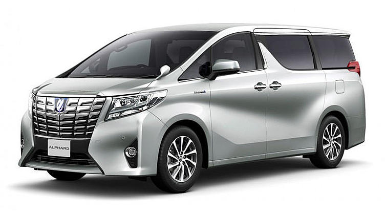 Toyota везет в Россию большой, злой и удобный минивэн Toyota везет в Россию большой, злой и удобный минивэн