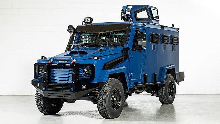 На базе старой Toyota Land Cruiser построили машину для горячих точек На базе старой Toyota Land Cruiser построили машину для горячих точек