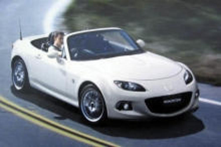 Mazda MX-5 готова к очередному рестайлингу Mazda MX-5 готова к очередному рестайлингу