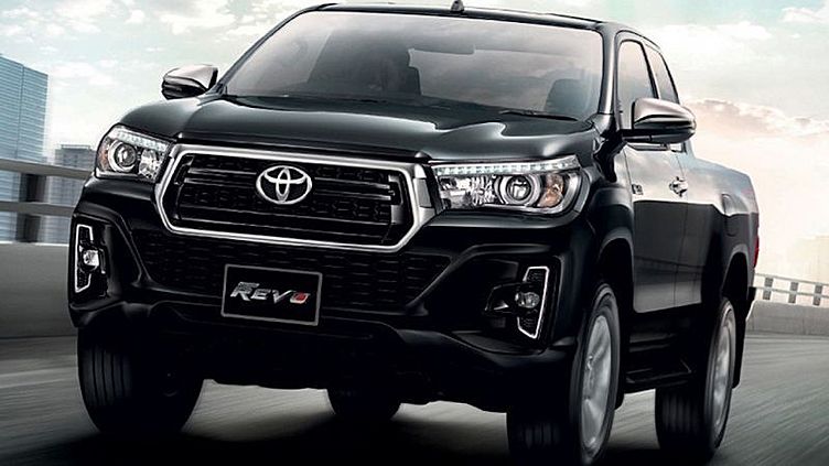 Пикап Toyota Hilux обновили