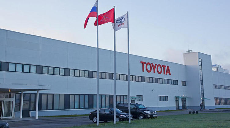 Toyota открыла второй дилерский центр в Новосибирске Toyota открыла второй дилерский центр в Новосибирске