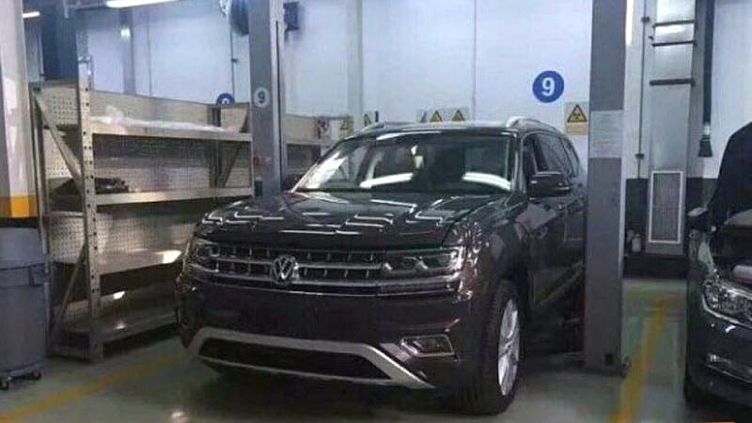 Семиместный кроссовер Volkswagen сфотографировали без камуфляжа Семиместный кроссовер Volkswagen сфотографировали без камуфляжа
