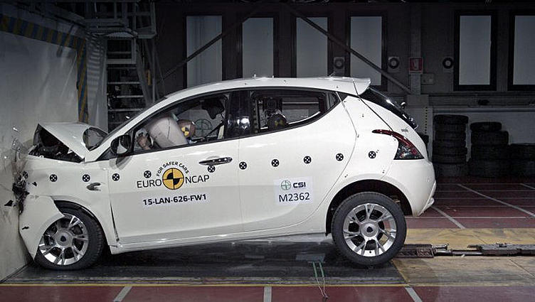 Хэтчбек Lancia Ypsilon опозорился на тестах Euro NCAP Хэтчбек Lancia Ypsilon опозорился на тестах Euro NCAP