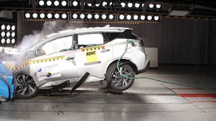 Кроссовер Nissan Murano провалил краш-тест Кроссовер Nissan Murano провалил краш-тест