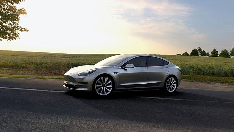 Компания Tesla получила 276 тысяч заказов на Model 3 Компания Tesla получила 276 тысяч заказов на Model 3