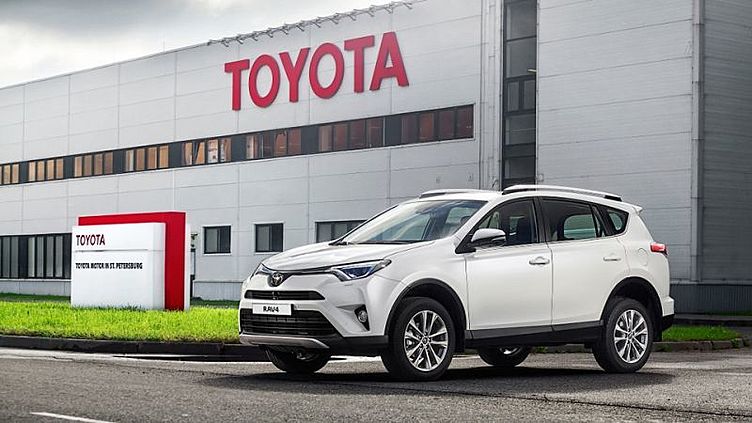 «Тойоту» RAV4 начали собирать в Петербурге «Тойоту» RAV4 начали собирать в Петербурге