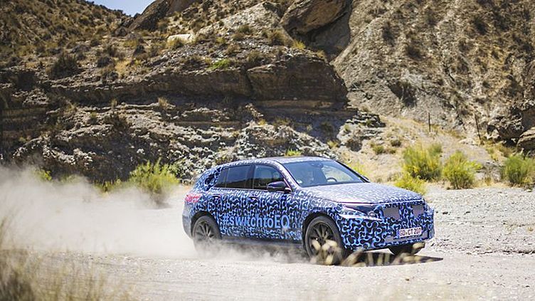 Mercedes-Benz показал новые фотографии первого электрокроссовера Mercedes-Benz показал новые фотографии первого электрокроссовера