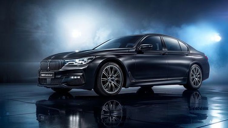 В Россию привезли BMW 7 в новой спецсерии