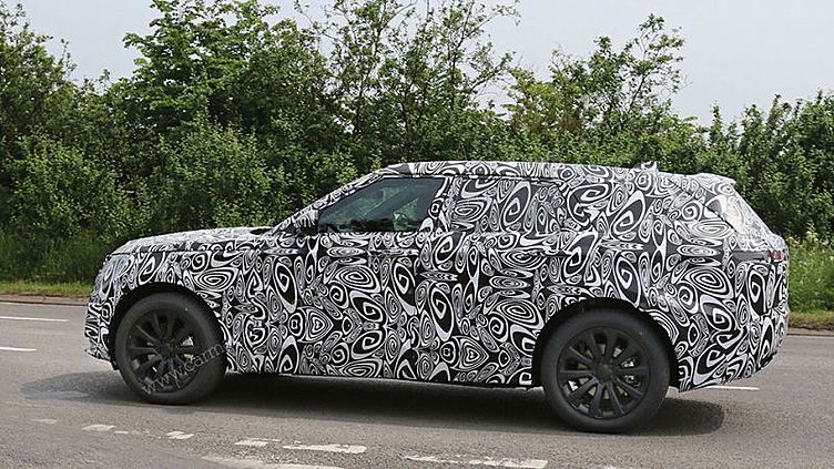 Названа дата дебюта конкурента BMW X6 от Land Rover