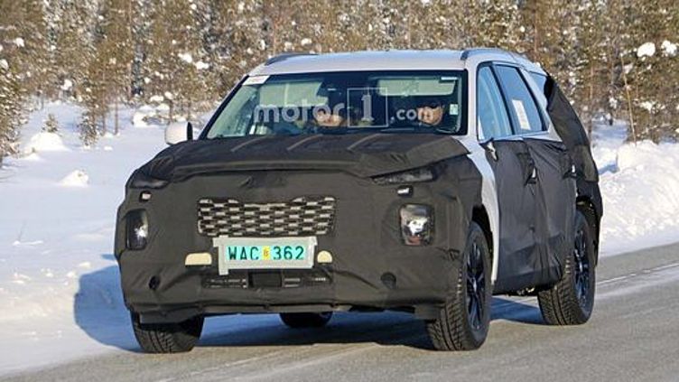 Hyundai тестирует кроссовер крупнее Grand Santa Fe Hyundai тестирует кроссовер крупнее Grand Santa Fe