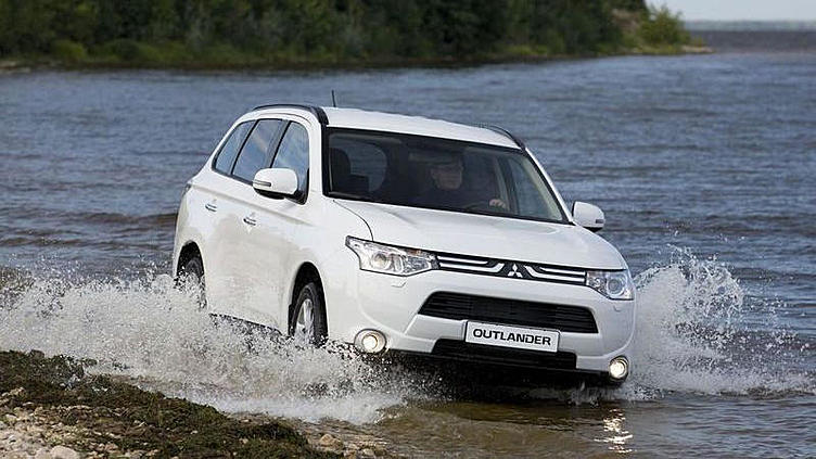 В России начали продавать Mitsubishi Outlander с 3-литровым мотором