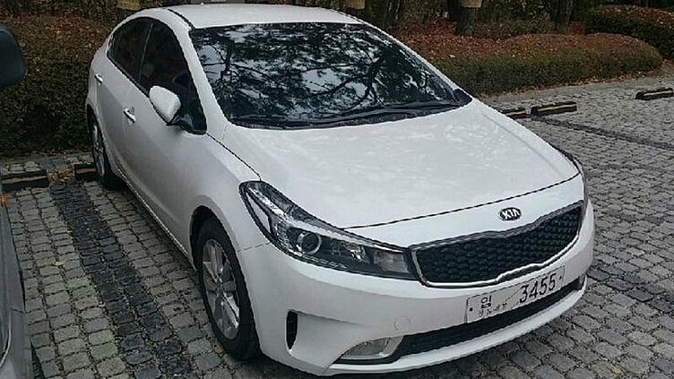 Появились фотографии рестайлингового седана Kia Cerato